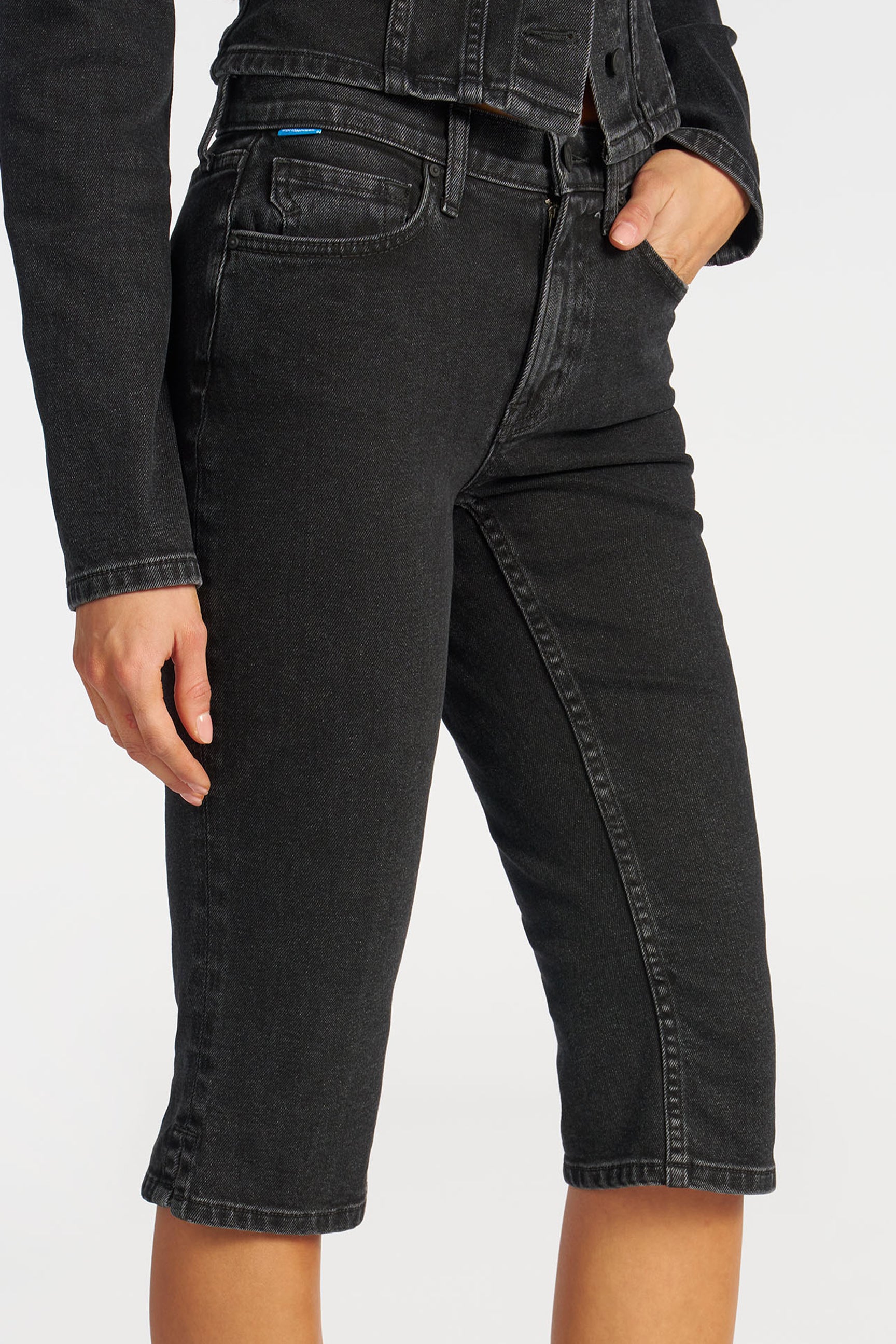 Carla Capri – Cotton Citizen